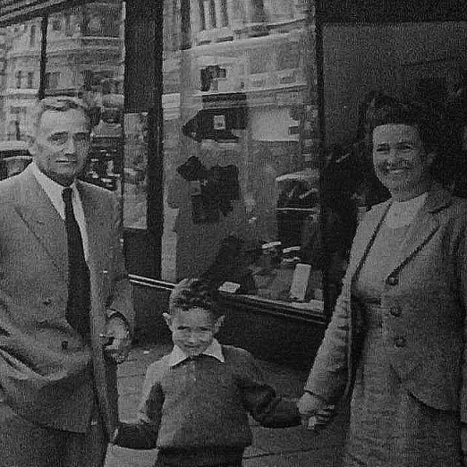 Theunis Hendrikus Cilliers saam met sy vrou en seun